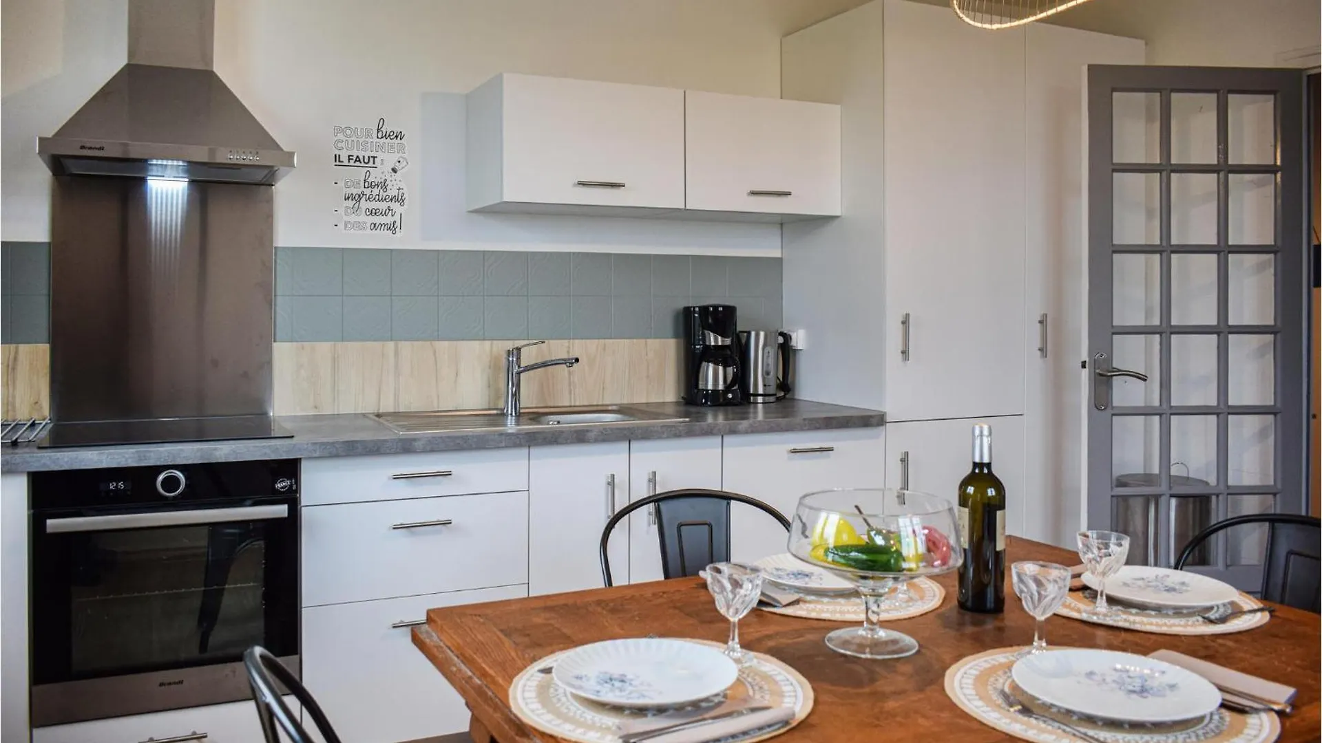 Amazing Home In Sables Dor Les Pins With Kitchen 別荘 Sables-dʼOr-les-Pins