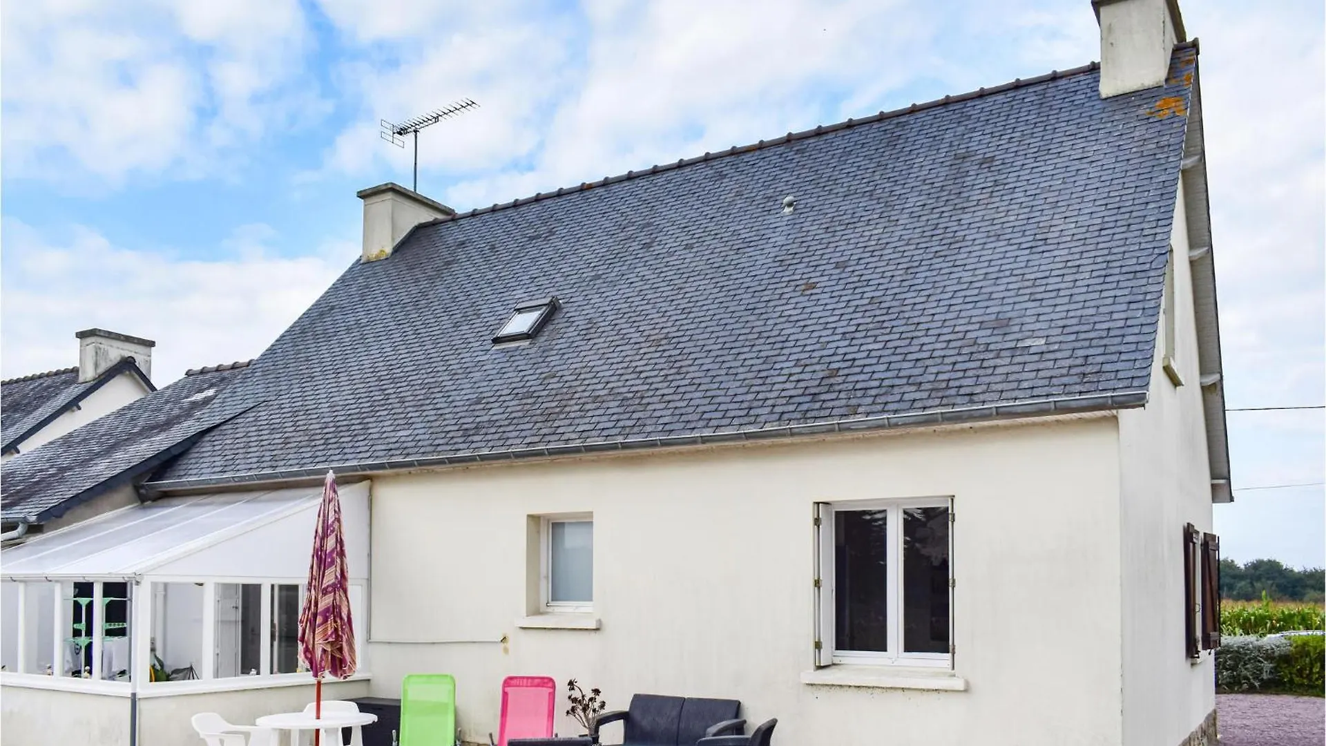 Amazing Home In Sables Dor Les Pins With Kitchen Sables-dʼOr-les-Pins