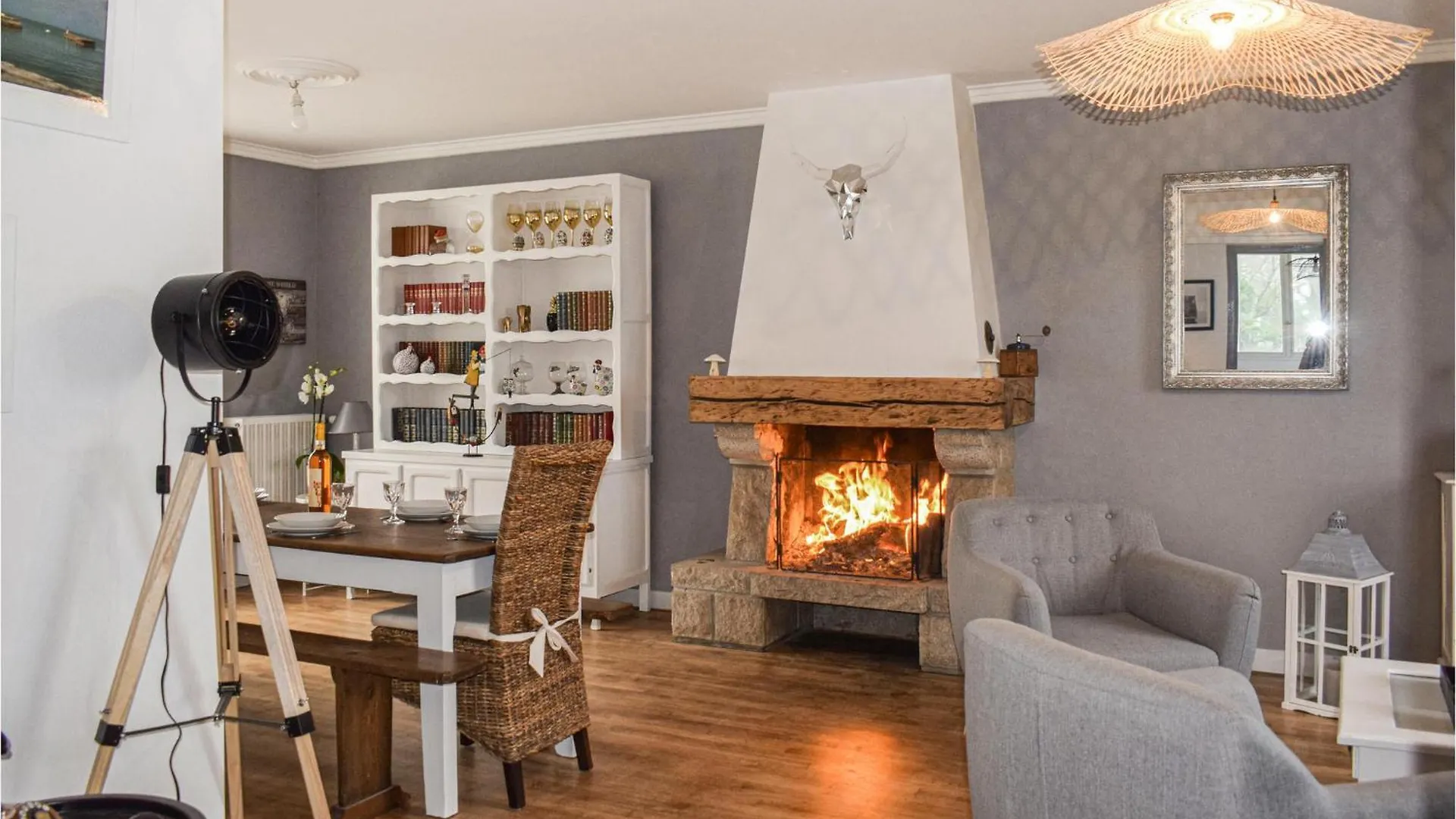 別荘 Amazing Home In Sables Dor Les Pins With Kitchen
